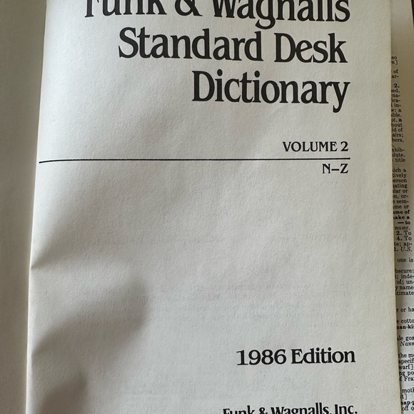 Funk & Wagnalls Standard Desk Dictionary Volume 1 & 2 1986 USA - Picture 5 of 6